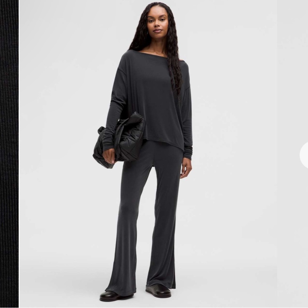 645. Lululemon NWT Drapey Softstreme Off-The-Shoulder Long-Sleeve🖤Black XS